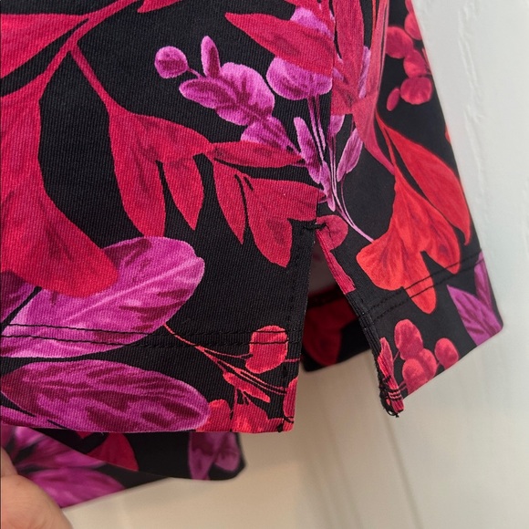 TOMMY BAHAMA Aubrey Joyful Jewel Skort - Picture 9 of 12